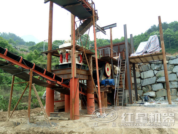 顎式破碎機作業現場
